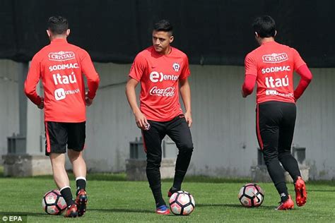 Arsenal Star Alexis Sanchez Works On Sculpted Body In Gym