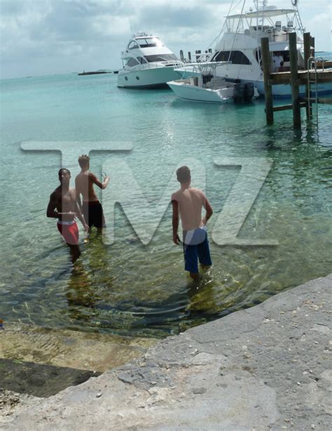 justin bieber swimming with sharks photo 14