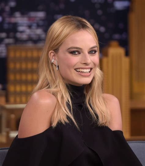 Margot Robbie Gave Cara Delevingne A Tattoo In The
