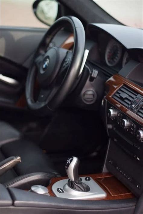 car stereo   steering wheel