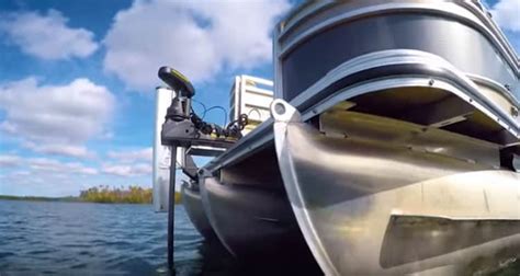 put  trolling motor   pontoon boat  sizes decide  making adventure