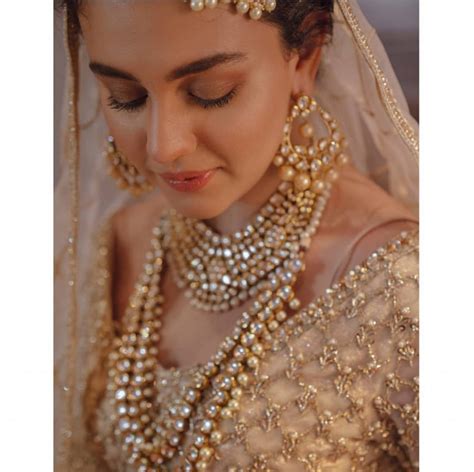 Zara Noor Abbas Looking Ravishing In Photo Shoot For Sfk