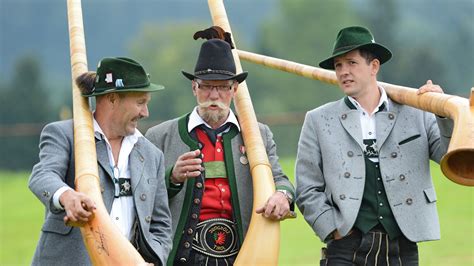 bayerische traditionen brauchtum kultur planet wissen