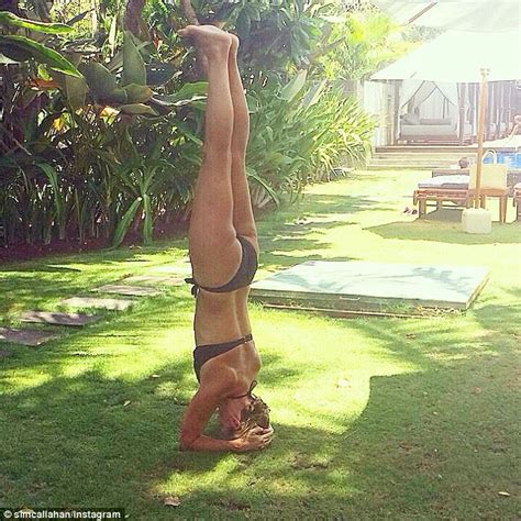 Shane Warne S Ex Wife Simone Callahan Performs Headstand