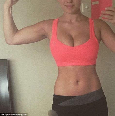 anja nissen flaunts her ample cleavage in tight activewear in post workout selfie daily mail