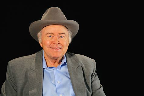 roy clark country legend  star  hee haw dies