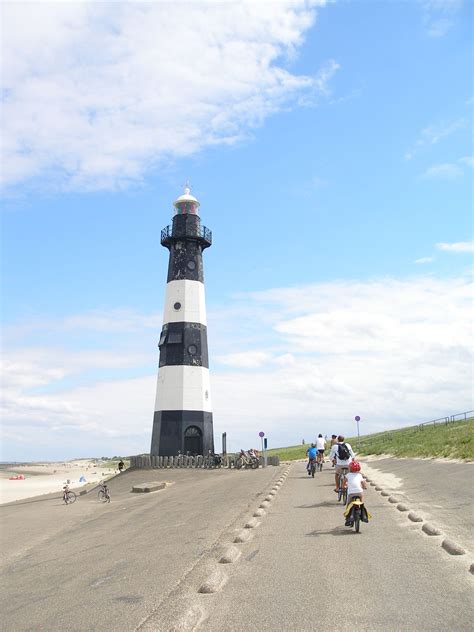 vuurtoren breskens zeeland nederland lighthouses cn tower netherlands holland boats