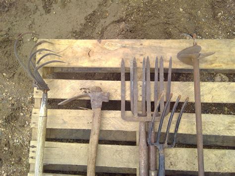 lot  ground digging tools schmalz auctions
