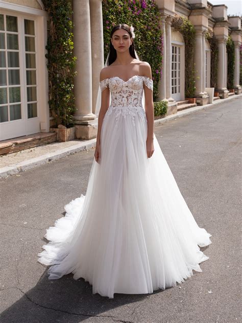 princess wedding dress in embroidered tulle with off the