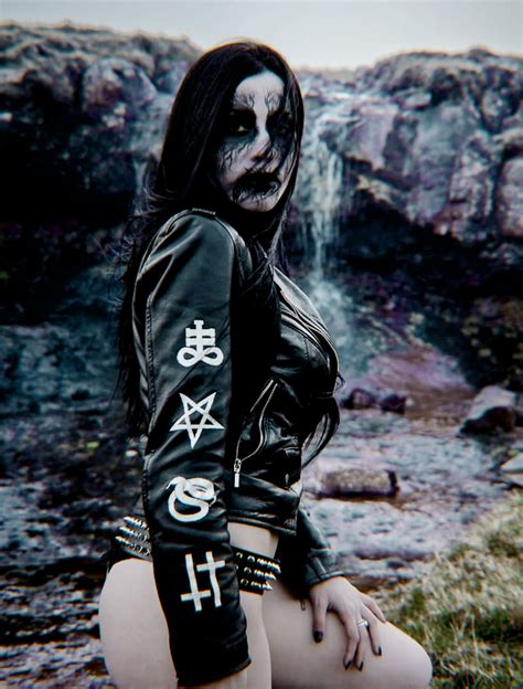 Pin By Charles Haley On Black Metal Girls In 2020 Black Metal Girl