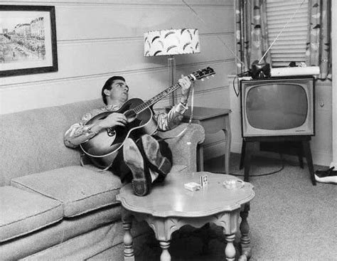 Sarah Vandella On Twitter Rt Crockpics Johnny Cash With His Guitar