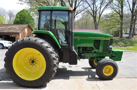 john deere  wd sold  record   auction
