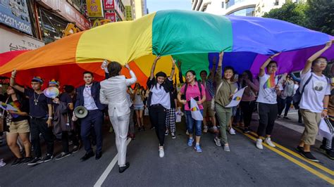 taiwan becomes the first asian country to legalize same