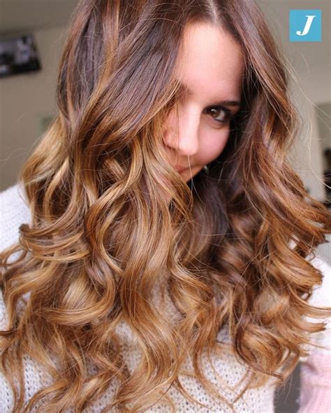 Vedi le migliori idee per tagli capelli ricci . Pin on Natural shades - DegradÃ© Joelle