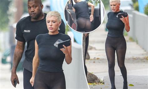 Kanye West S Wife Bianca Censori Steps Out At Kfc Luncheon Barefoot