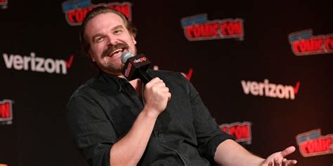 David Harbour Loves His Dad Bod Admits He S Become A Sex