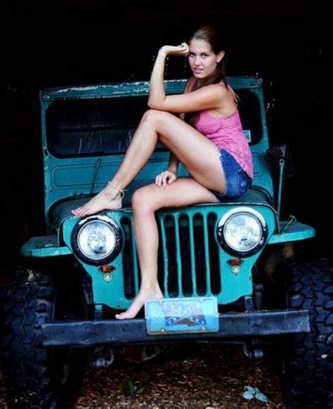 hot girls and jeeps barnorama