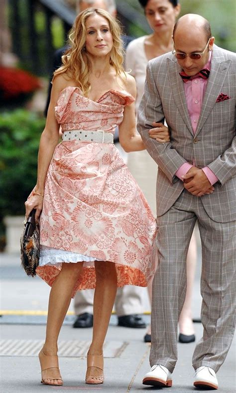 sex and the city carrie bradshaw s memorable fashion moments carrie bradshaw carrie and pink