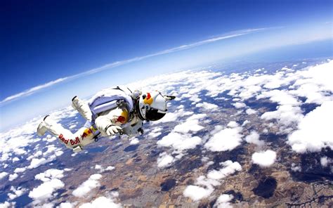 viral marketing lessons learned   red bull stratos jump
