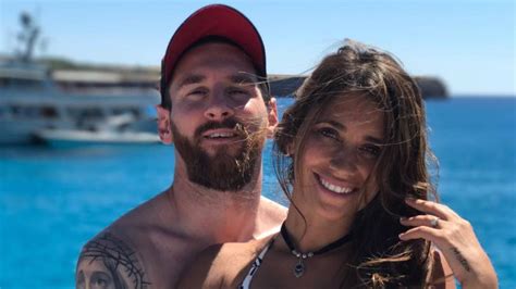 Who Is Lionel Messi Wife Antonella Roccuzzo