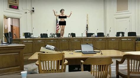 Berkeley Ordinance Designed To ‘free The Nipple Stalls Naked Protest