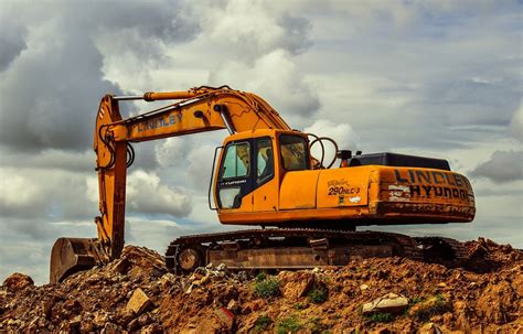 aussies hub top tips    excavation equipment hire