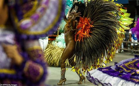 Carnival 2019 Brazilian Party Goers Turn Sao Paulo Into Sea Of Colour
