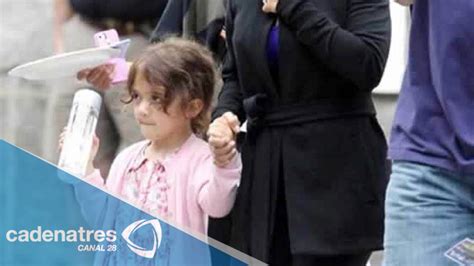 discriminan a la hija de salma hayek youtube