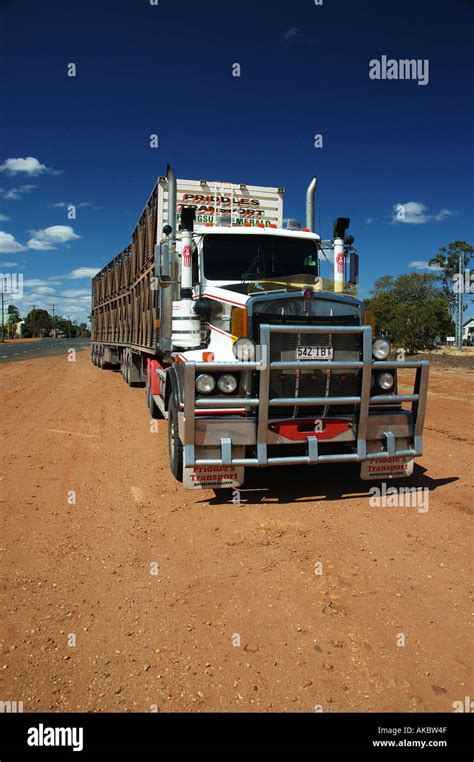 cattle truck australia stock  cattle truck australia stock