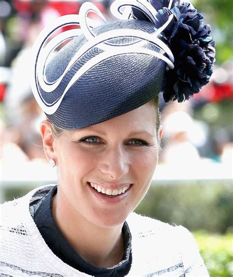 zara phillips arrives in the royal carriage into the parade ring