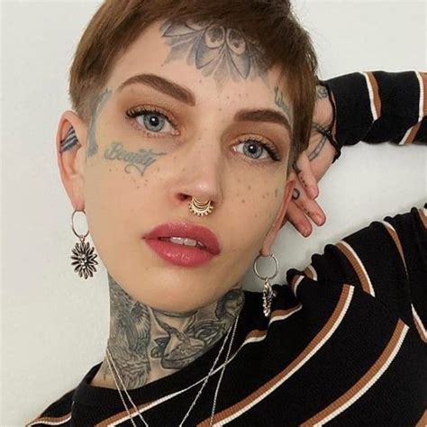 Awesome 24 Face Tattoos For Everyone In 2021 Facial Tattoos Head
