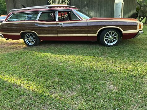 Mack Daddy 1971 Ford Country Squire Station Wagon 42k