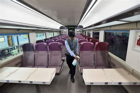 vande bharat express trains  metro rail news