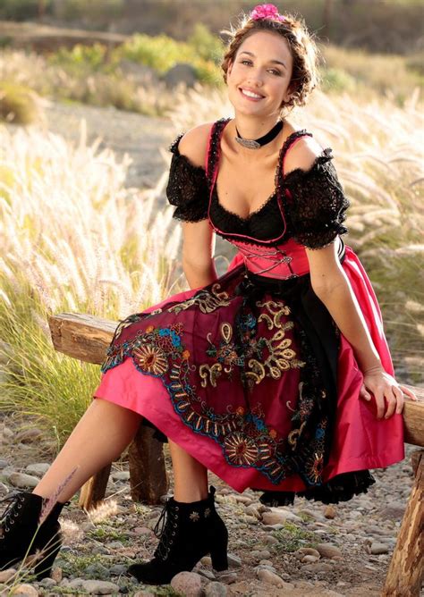 Dirndl 2014 Otto Versand Oktoberfest Woman Dirndl German Dress