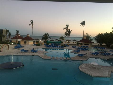 breezes resort bahamas  inclusive hotel reviews expedia