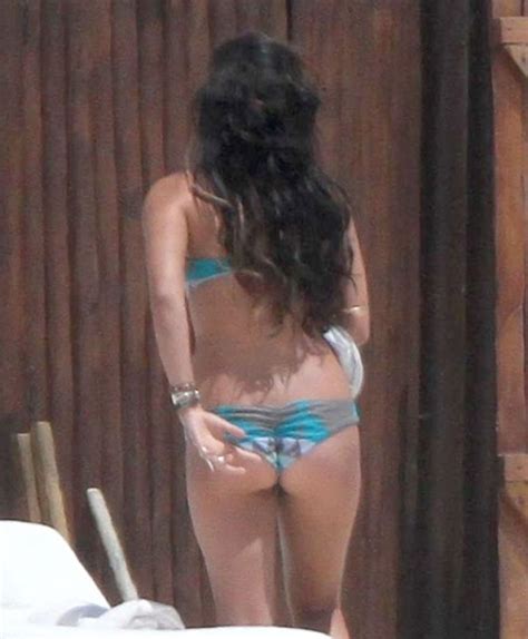 vanessa hudgens and ashley tisdale ass in bikini with crotch pics