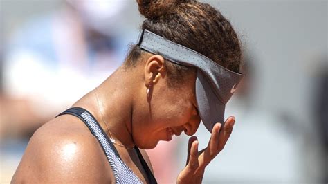 naomi osaka withdraws  french open  tennis world reacts