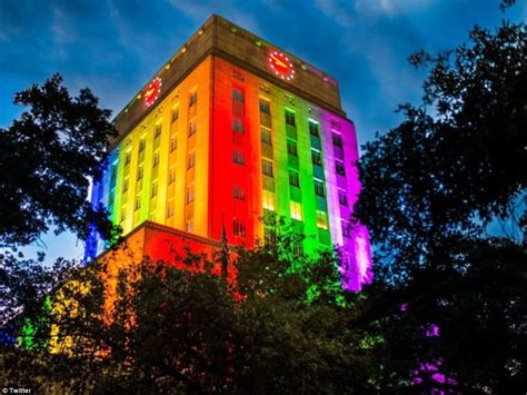 Us Monuments Lit In Rainbow Colors To Honor Lgbt Pride Daily Mail Online