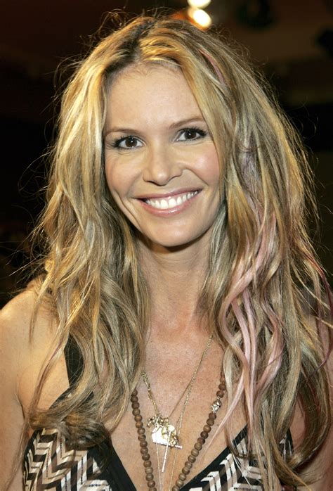 the daily looker elle macpherson