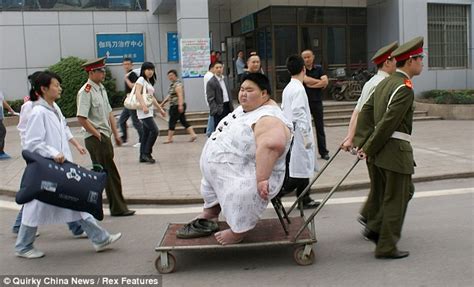 china s fattest man liang yong loses 14 stone in just two years after