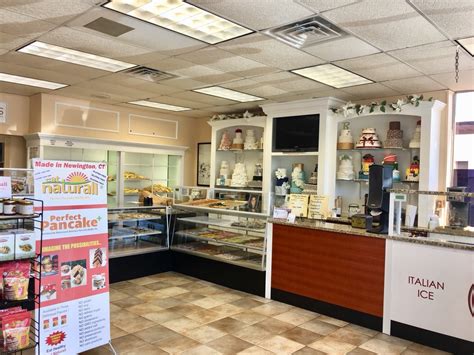 giovannis bakery pastry shop    reviews bakeries   britain ave