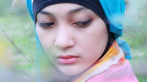 Wanita Cantik Xinjiang Foto Artis Cantik