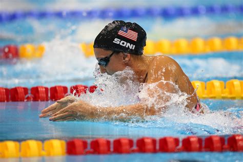 american soni sets world record to win 200 breaststroke the new york