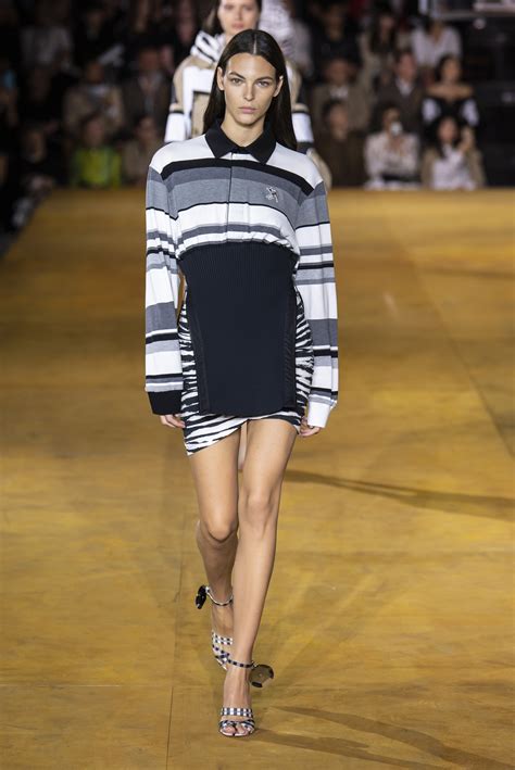 Tagli e colori di capelli: London Fashion Week autunno inverno 2020/2021: calendario ed eventi