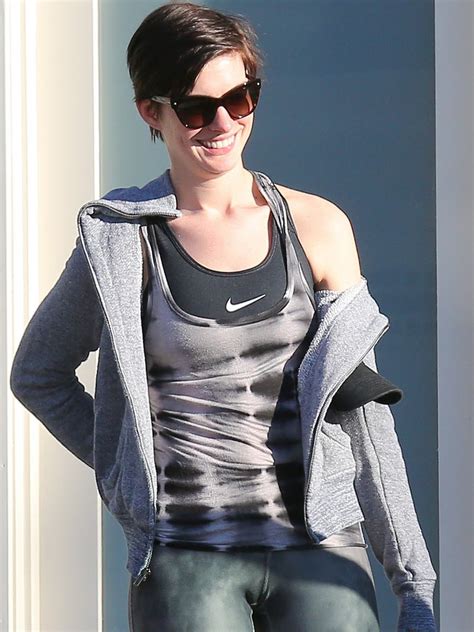 anne hathaway cameltoe the fappening