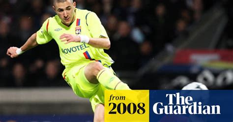 benzema considers move to manchester united lyon the guardian