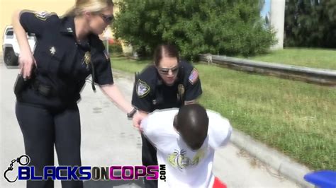 Black Dude Gets Surprised After Two Cops Arrive To Detained Him And Ask