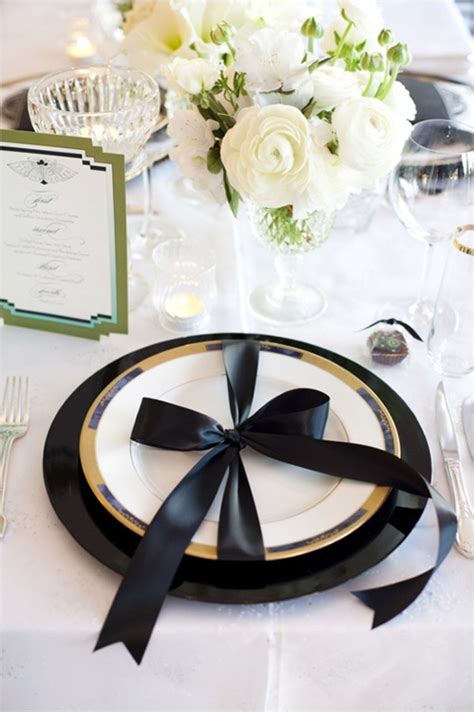 black and gold wedding table