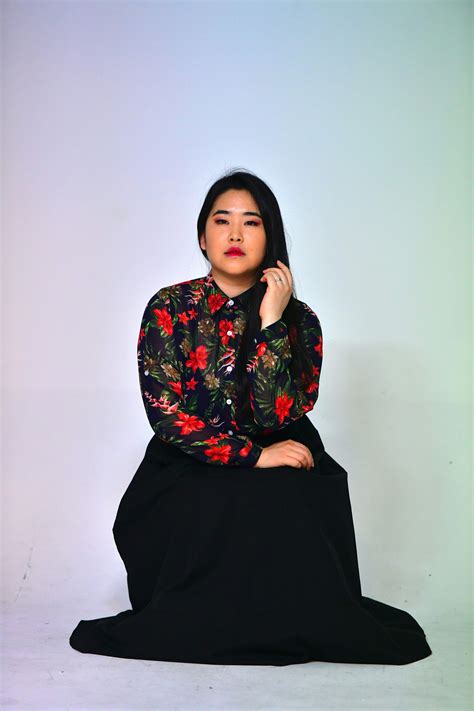 model takes on plus size challenge to counter south korea s beauty norm the japan times