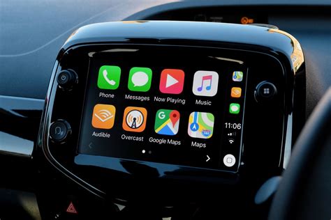 apples carplay    extension   iphone  driving